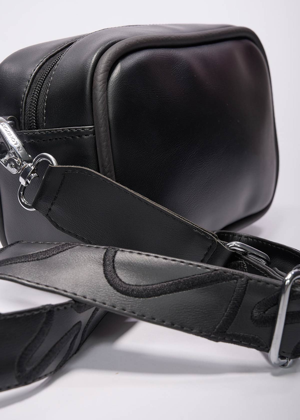 Bandolera Florida negro Naty London