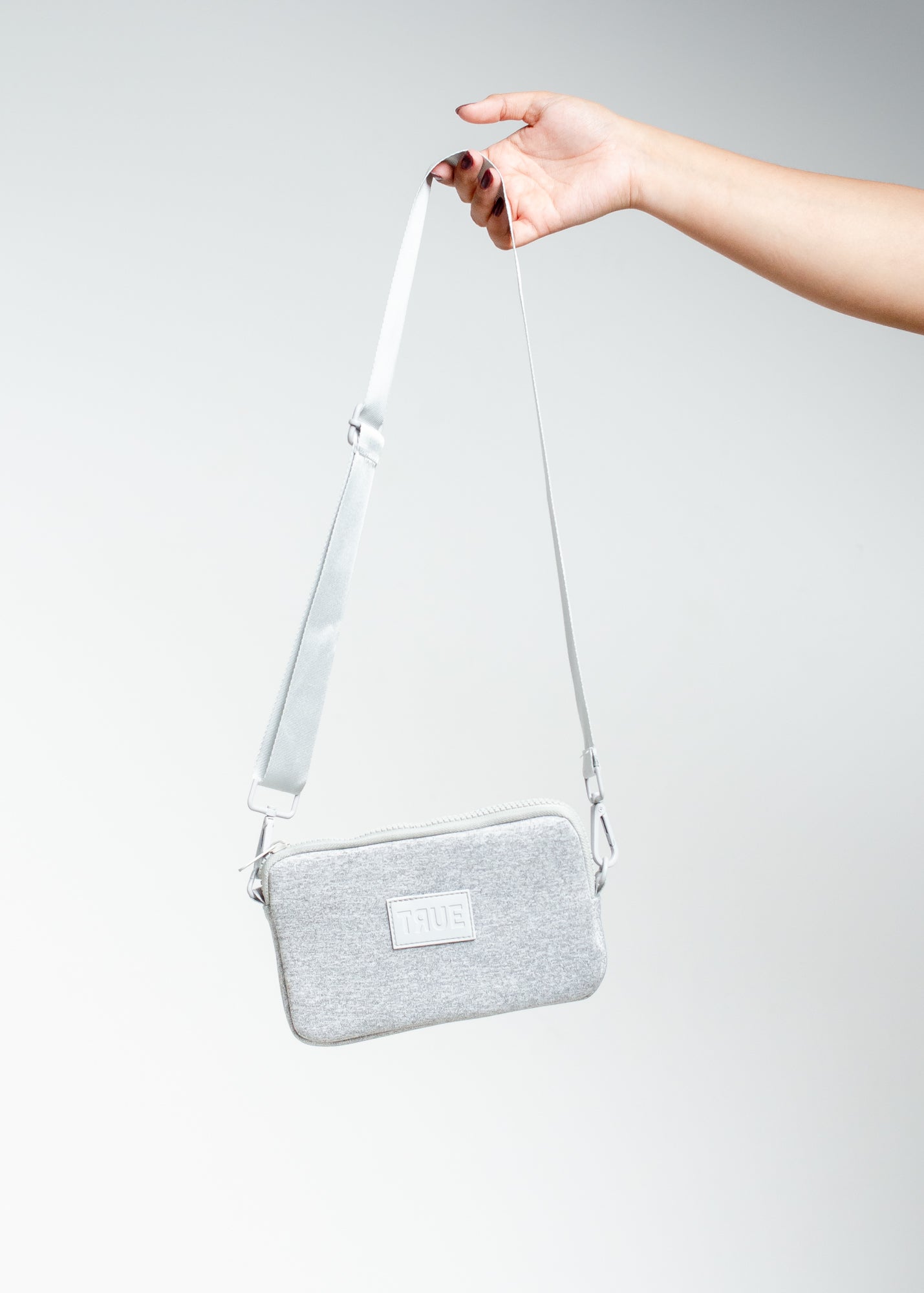 Riñonera Victoria gris True