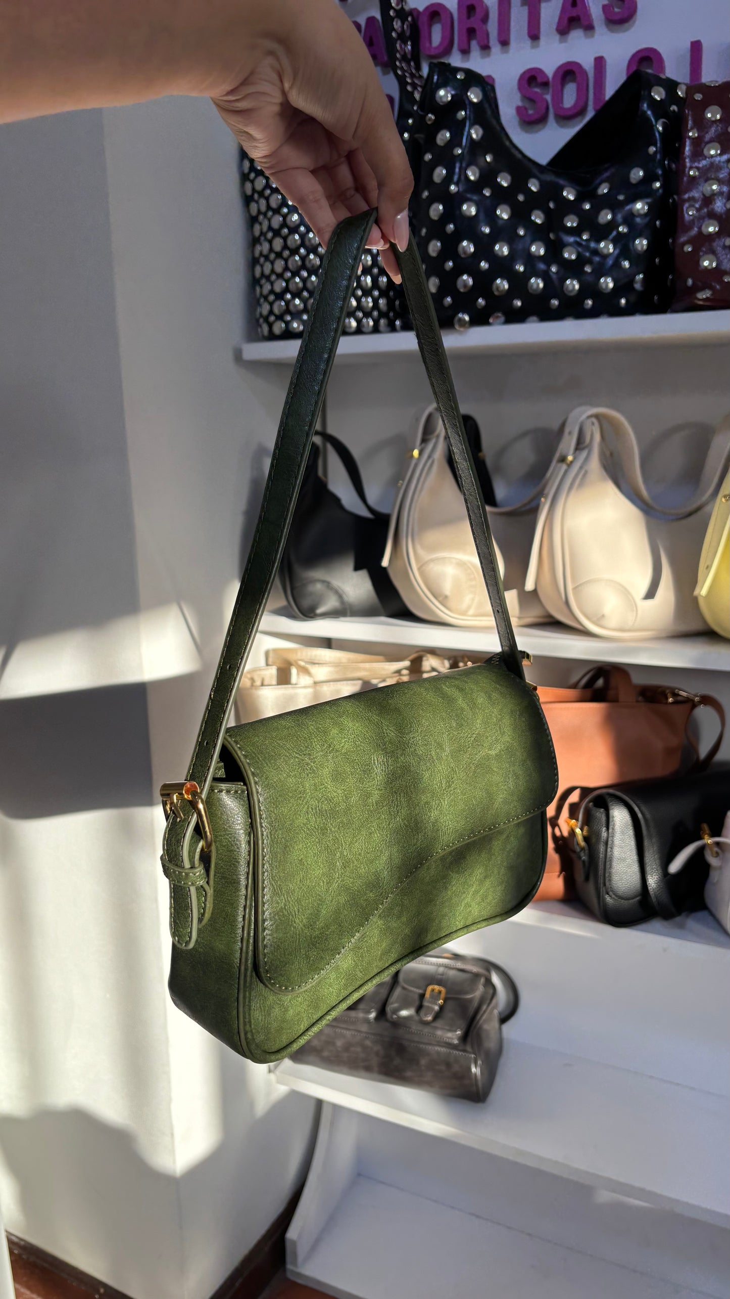 Cartera verde lisa