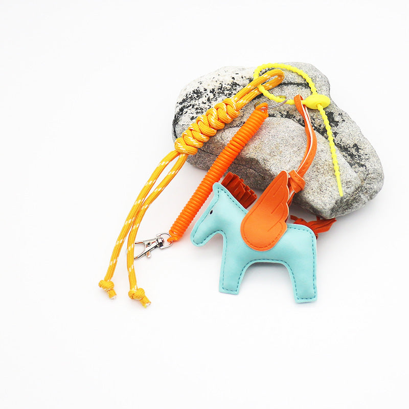 Charm Pegasus Colorido Complemento Essentials