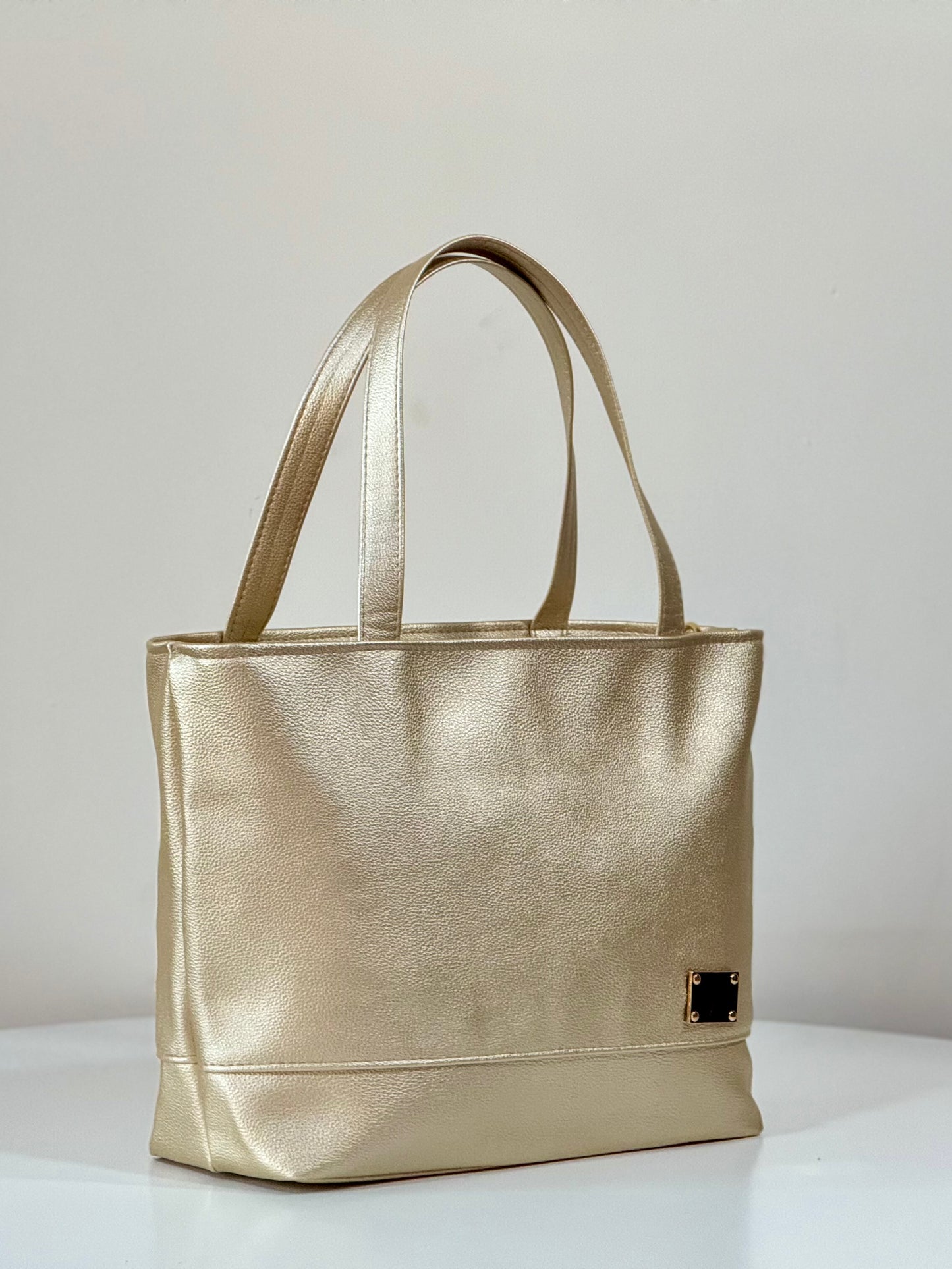 Cartera Chloe dorada