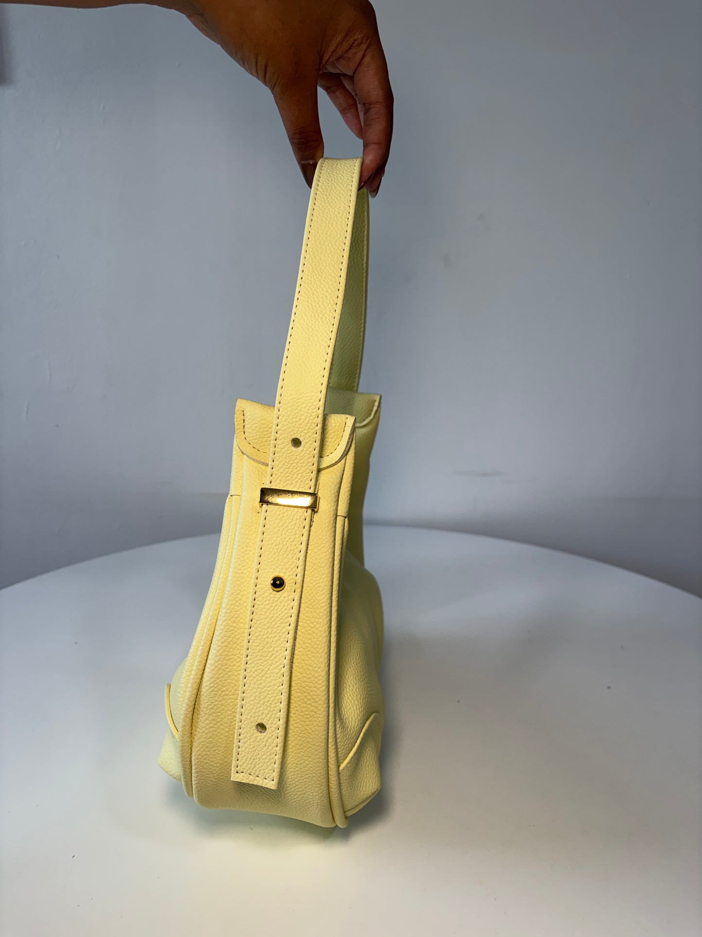 Cartera Mirnada amarillo mantequilla