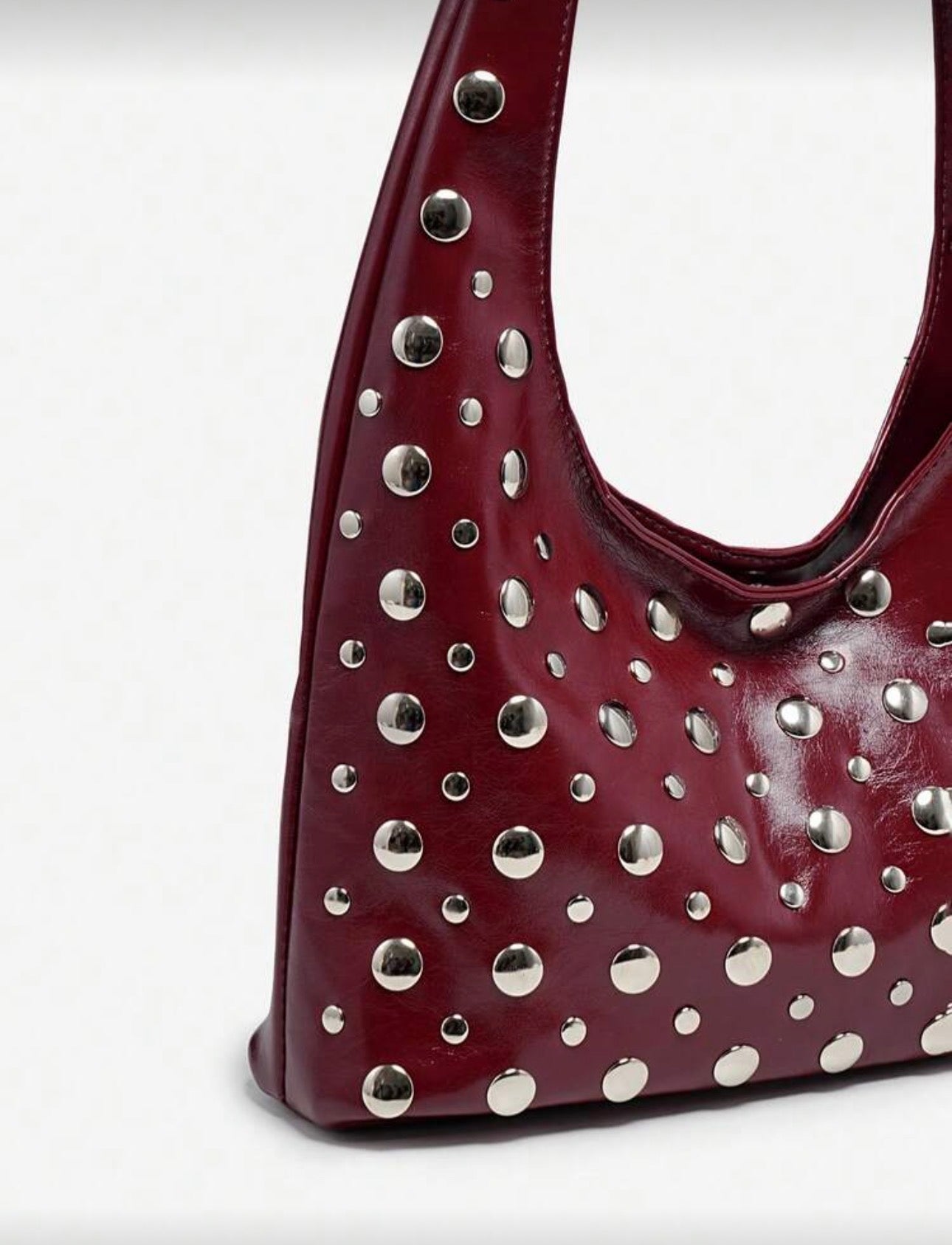 Cartera de tachuelas hobo roja