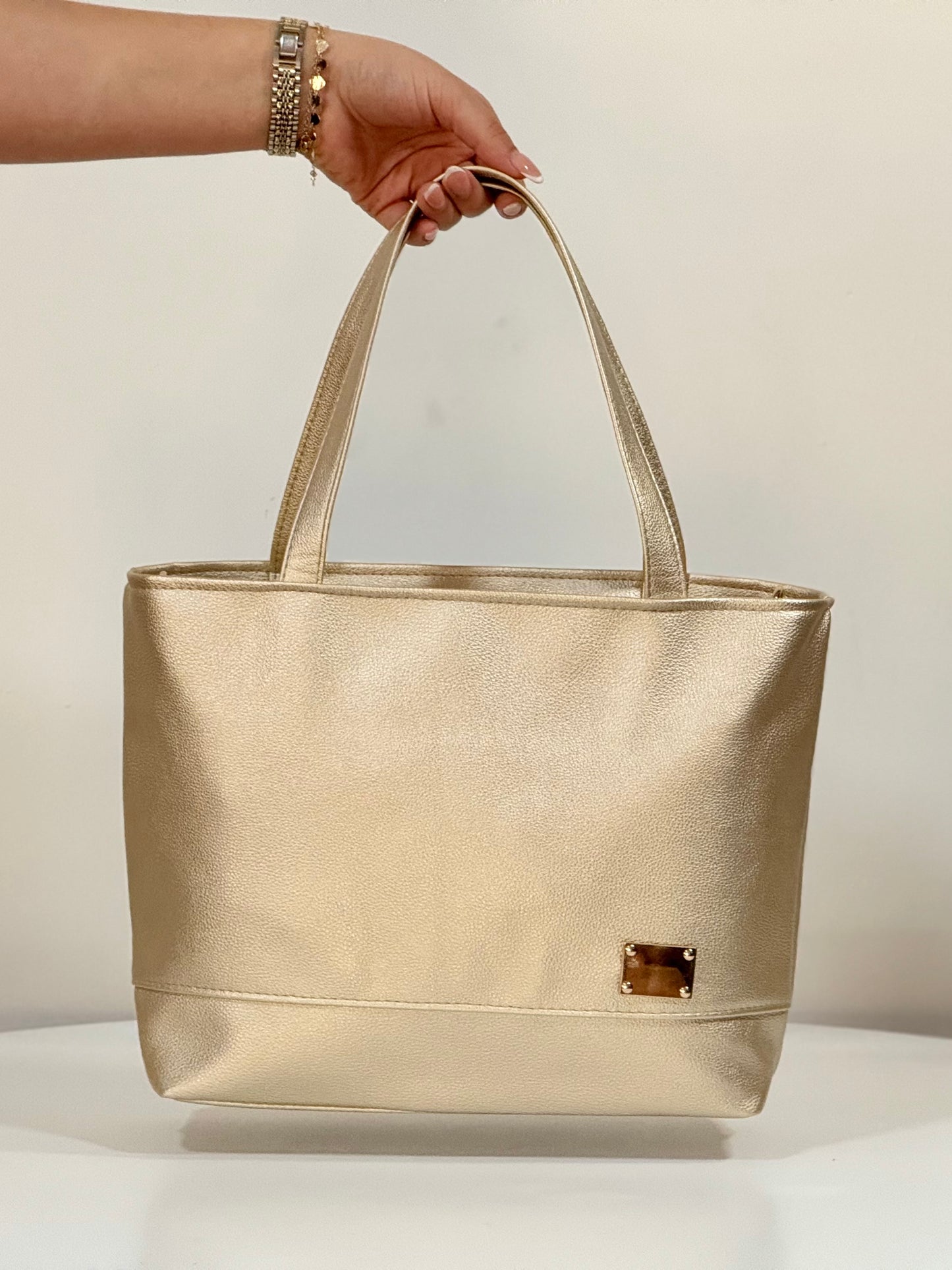 Cartera Chloe dorada